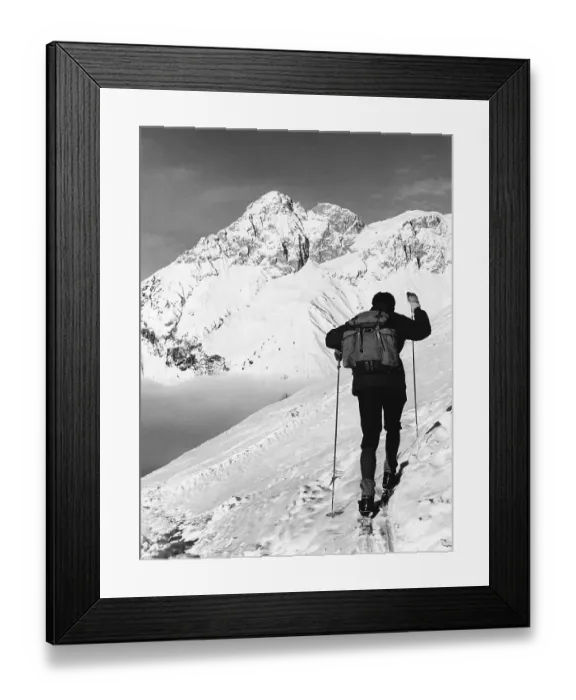 Framed Print : Ski tour from the Dr.-Heinrich-Hackel-Huette