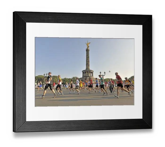 Framed Print : Runners of the Berlin Marathon 2009 at the Grosser Stern roundabout