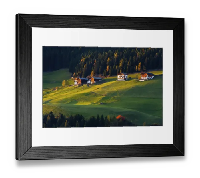 Framed Print : Mountain farms in the Villnoesstal valley in autumn