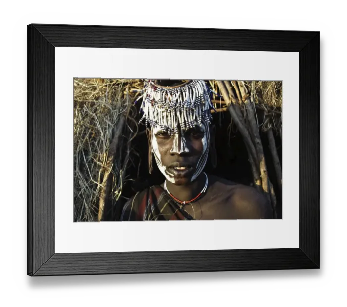 Framed Print : Portrait of a woman from the Mursi tribe Framed Print : Portrait of a woman from the Mursi tribe