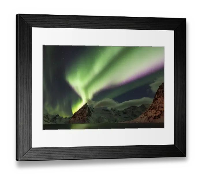 Framed Print : Northern lights over snow-capped mountains Framed Print : Northern lights over snow-capped mountains