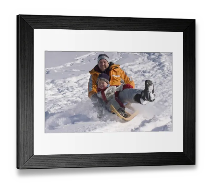 Framed Print : Familiy in the winter sleigh sledging on a sledge Framed Print : Familiy in the winter sleigh sledging on a sledge