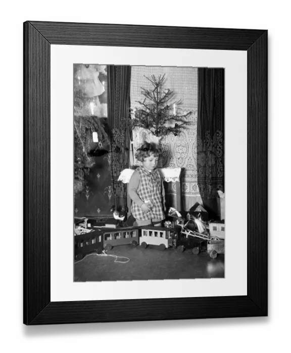 Framed Print : Kind Christmas model railway, ca Framed Print : Kind Christmas model railway, ca