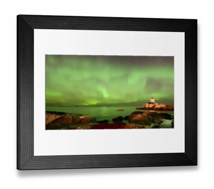 Framed Print : Northern Lights (Aurora borealis) above lighthouse Framed Print : Northern Lights (Aurora borealis) above lighthouse