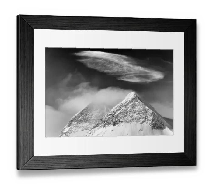 Framed Print : Snow-covered mountain peaks in the Stuor Reaiddavaggi valley
