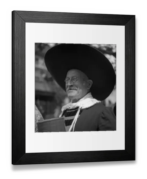 Framed Print : Old man with very large hat, carnival