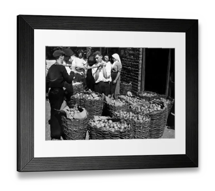 Framed Print : Apples, market, ca. 1922, exact place unknown