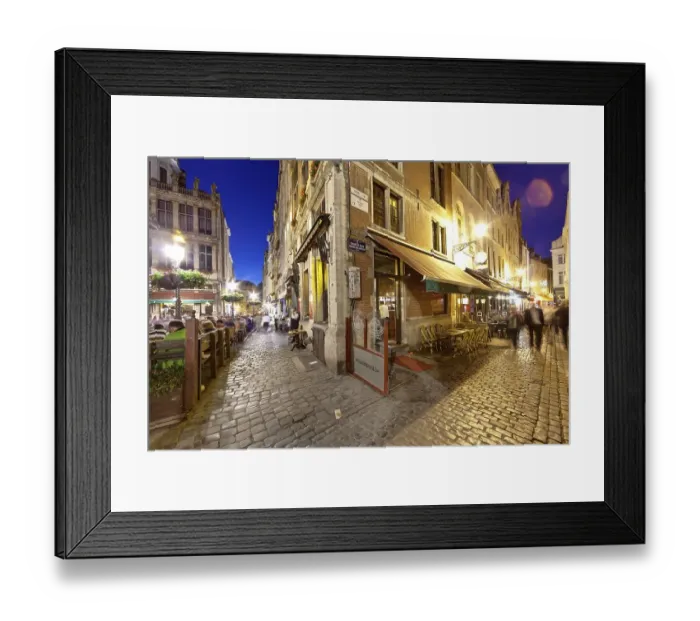 Framed Print : Restaurants in Grote Markt, Grand Place