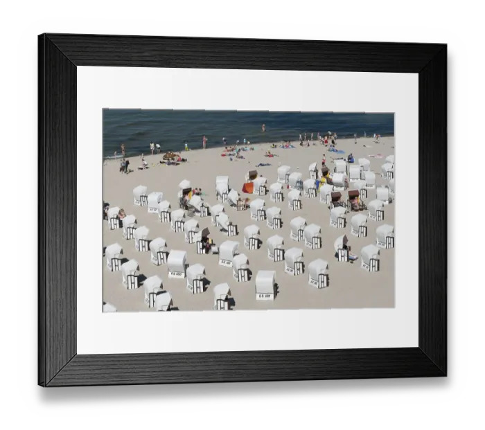 Framed Print : Vacationers and beach chairs on the beach of Sellin