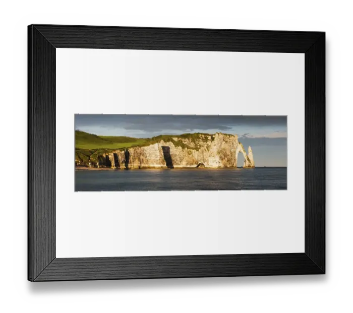 Framed Print : Les Falaises d'Etretat, Aiguille d'Etretat