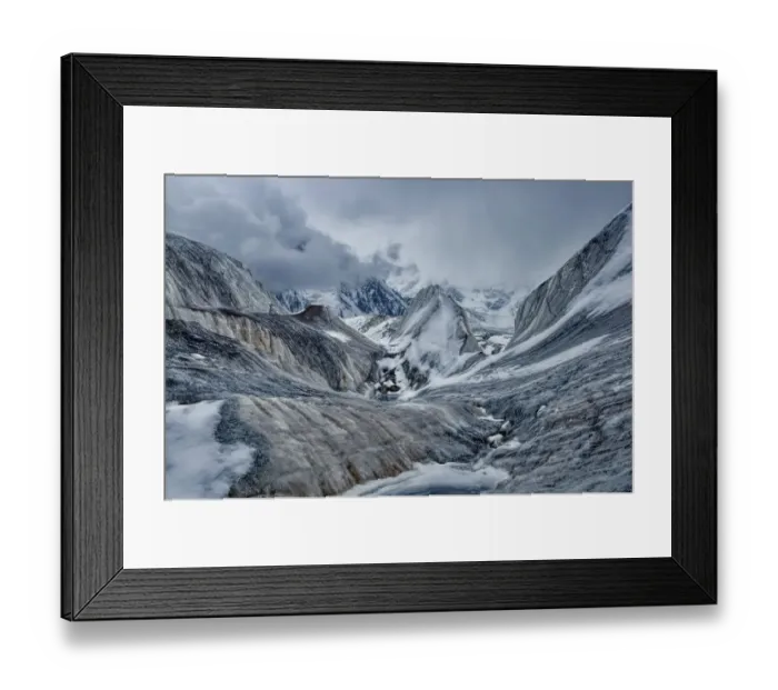 Framed Print : Scenic view of Engilchek glacier in Tian Shan mountain range in Kyrgyzstan