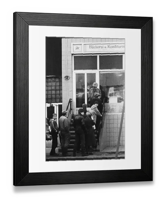 Framed Print : Queue in front of a bakery, City of Rostock