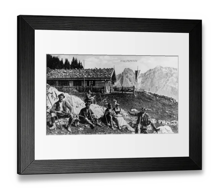 Framed Print : Vorderkaiserfelden mountain lodge
