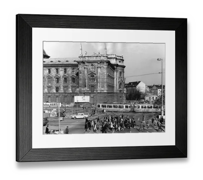 Framed Print : Palace of Justice at Stachus, Karlsplatz Framed Print : Palace of Justice at Stachus, Karlsplatz