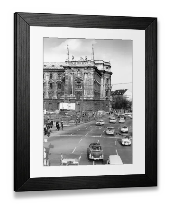 Framed Print : Palace of Justice at Stachus, Karlsplatz Framed Print : Palace of Justice at Stachus, Karlsplatz