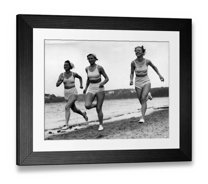 Framed Print : Track and field athletics, beach run Framed Print : Track and field athletics, beach run