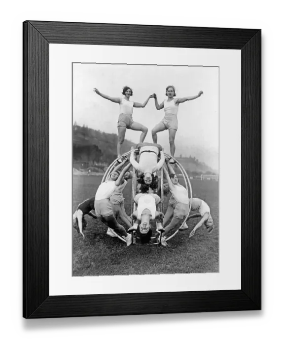 Framed Print : Sport, women doing gymnastics, 1920s Framed Print : Sport, women doing gymnastics, 1920s