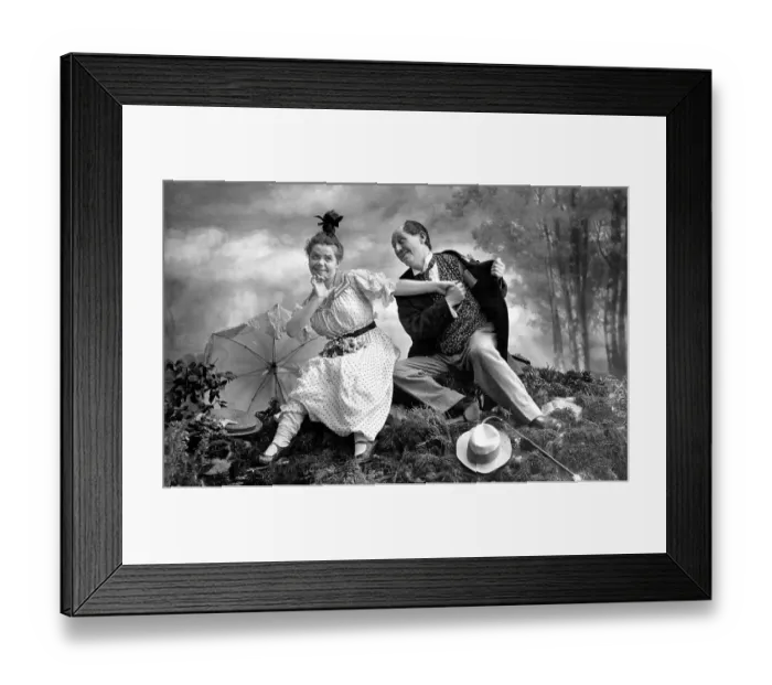 Framed Print : Pair, older lovers flirting, around 1910 Framed Print : Pair, older lovers flirting, around 1910