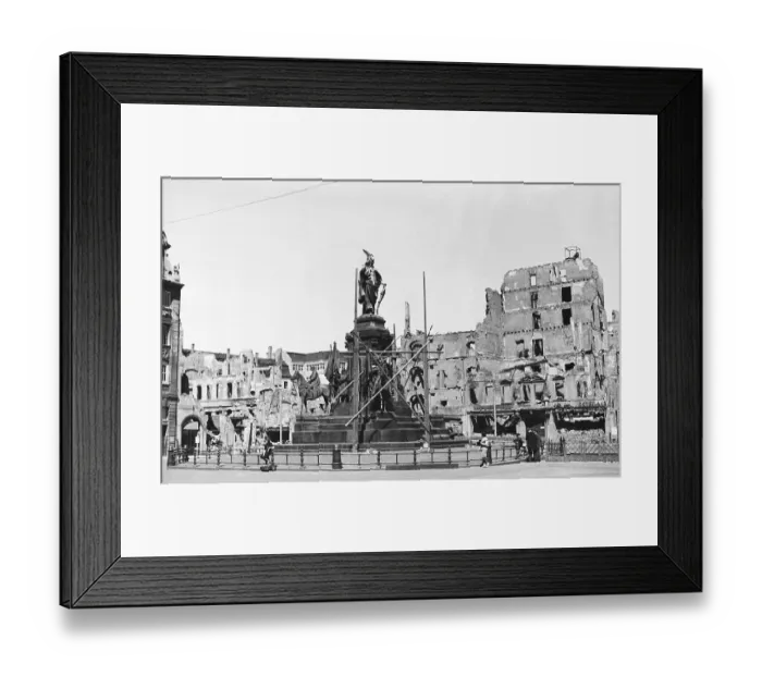 Framed Print : Monument of victory (demolished 1946) in front of the destroyed north side of the market