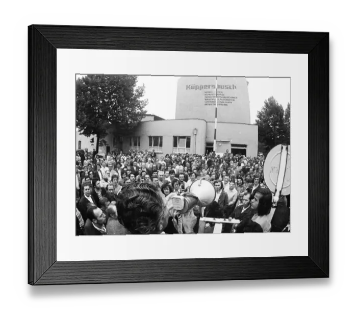 Framed Print : Profits of the employers and the strong inflation were in Gelsenkirchen Framed Print : Profits of the employers and the strong inflation were in Gelsenkirchen