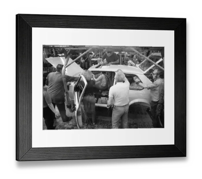 Framed Print : Production of the Golf at the VW plant on 10 Framed Print : Production of the Golf at the VW plant on 10