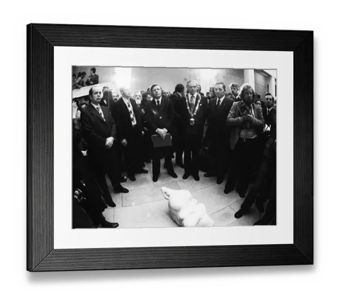 Framed Print : Federal Chancellor Helmut Schmidt opened an art exhibition in the Ostwallmuseum in Dortmund on 11 Framed Print : Federal Chancellor Helmut Schmidt opened an art exhibition in the Ostwallmuseum in Dortmund on 11