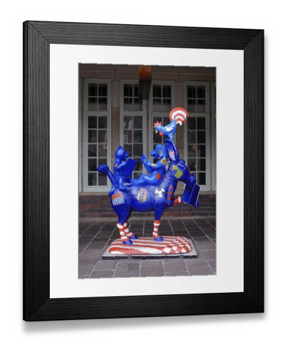 Framed Print : A sculpture of the Bremer Stadtmusikanten - Bremen