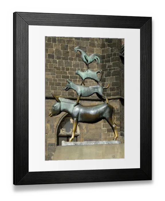 Framed Print : The sculpture from the Bremer Stadtmusikanten - artist Gerhard Marcks