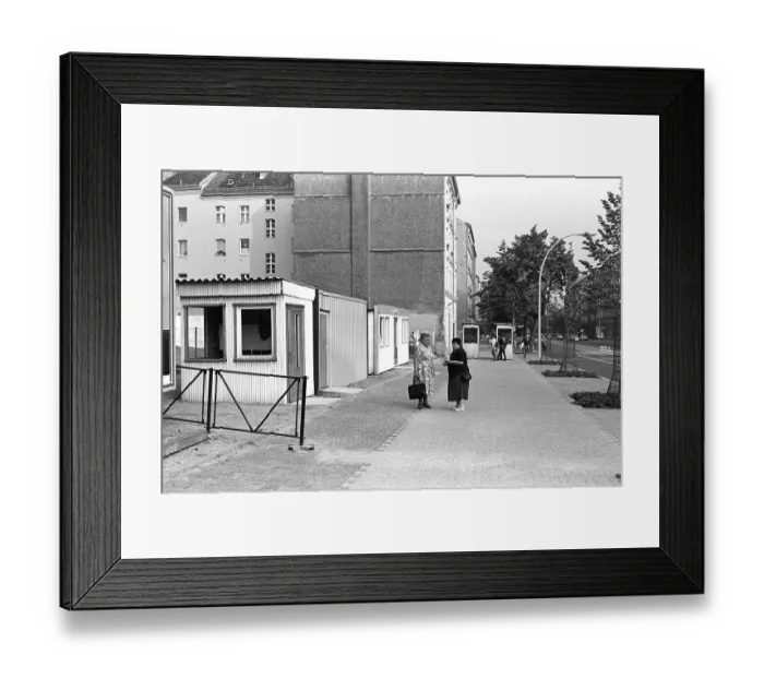 Framed Print : Remains of the Berlin Wall at the Brunnenstrasse road in Mitte