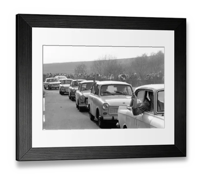 Framed Print : Open inner-German border between Lower Saxony and the district of Erfurt