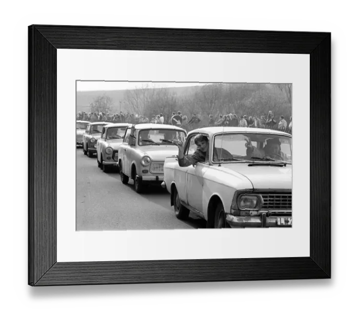Framed Print : Open inner-German border between Lower Saxony and the district of Erfurt