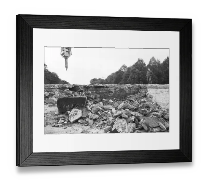 Framed Print : The start of the demolition of the Berlin Wall at the Brandenburg Gate Framed Print : The start of the demolition of the Berlin Wall at the Brandenburg Gate
