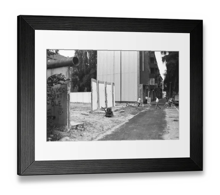 Framed Print : Remains of the Berlin Wall, strip of the Berlin Wall Heidelberger Strasse road between Neukoelln and Treptow Framed Print : Remains of the Berlin Wall, strip of the Berlin Wall Heidelberger Strasse road between Neukoelln and Treptow