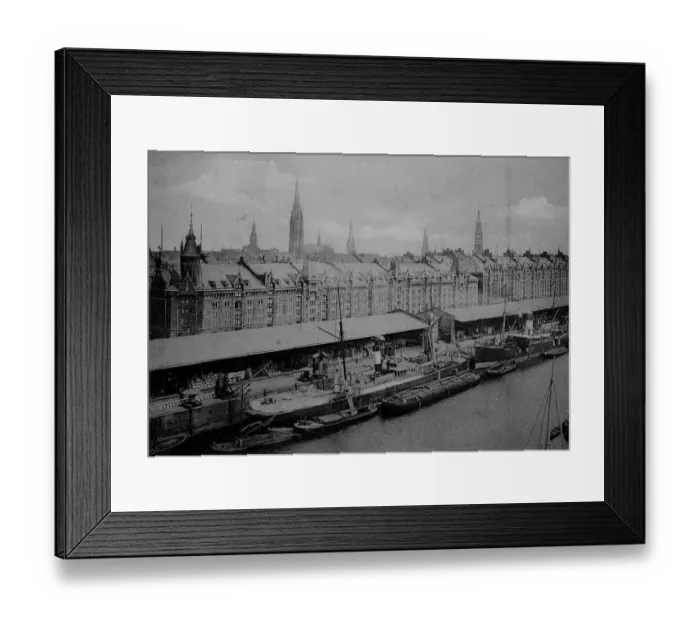 Framed Print : Sandtorquai quay in Hamburg, Germany