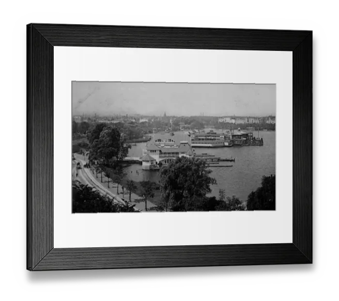 Framed Print : View of the Outer Alster lake, Hamburg