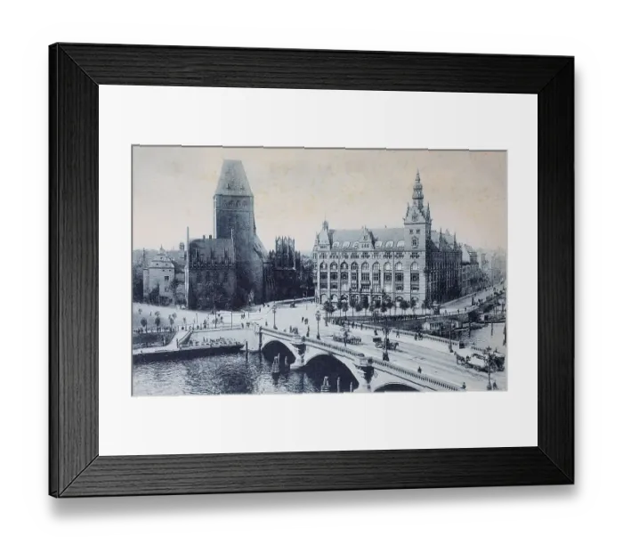 Framed Print : Waisenbruecke bridge and Maerkisches Museum Framed Print : Waisenbruecke bridge and Maerkisches Museum