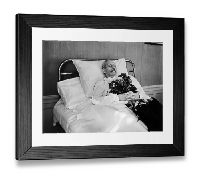 Framed Print : Paul von Hindenburg on his deathbed