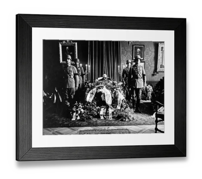 Framed Print : Paul von Hindenburg laid out on his coffin Framed Print : Paul von Hindenburg laid out on his coffin