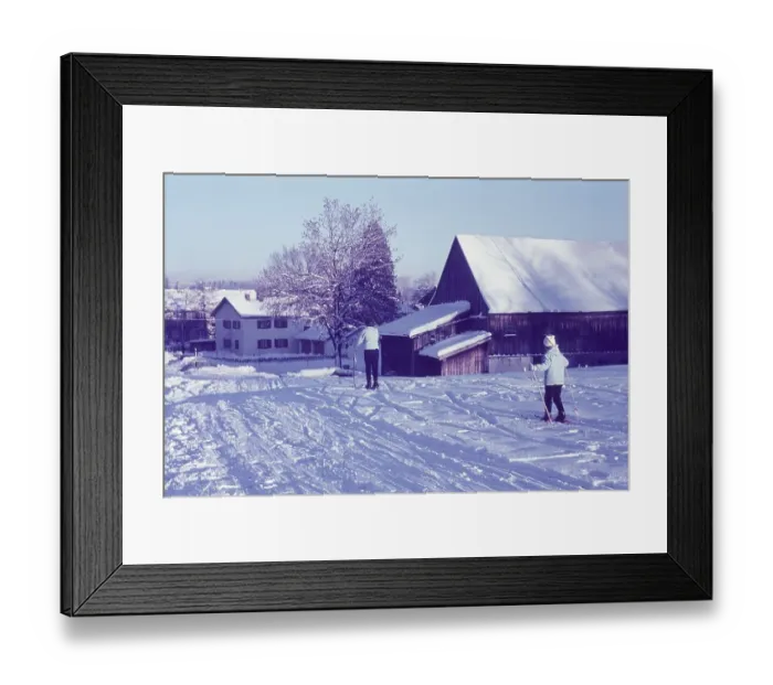Framed Print : Returning home from skiing at the Galgenleiten