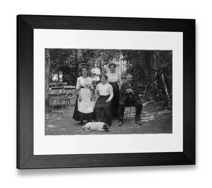 Framed Print : Garden restaurant, waitresses and innkeeper with a Jack Russell terrier Framed Print : Garden restaurant, waitresses and innkeeper with a Jack Russell terrier