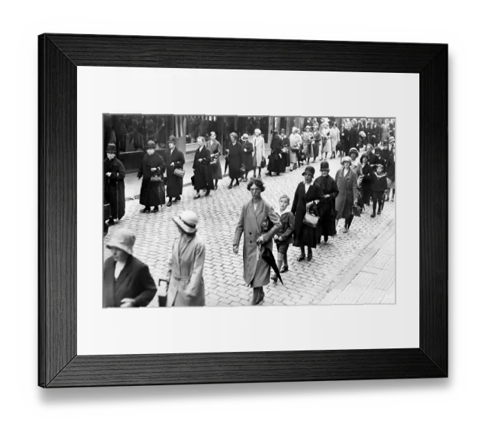 Framed Print : People queueing, historic photograph, around 1929 Framed Print : People queueing, historic photograph, around 1929