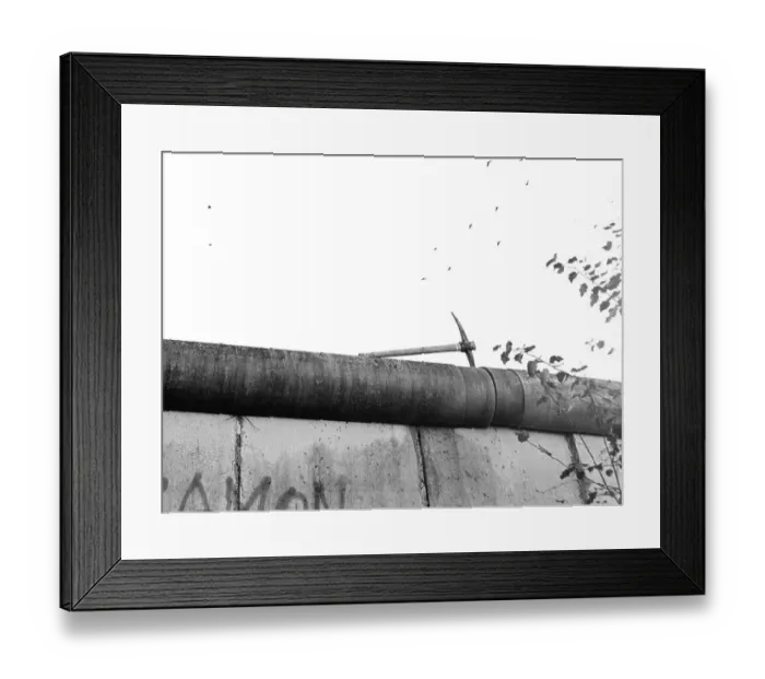 Framed Print : Fall of the Berlin Wall, Friday the 10th of November 1989
