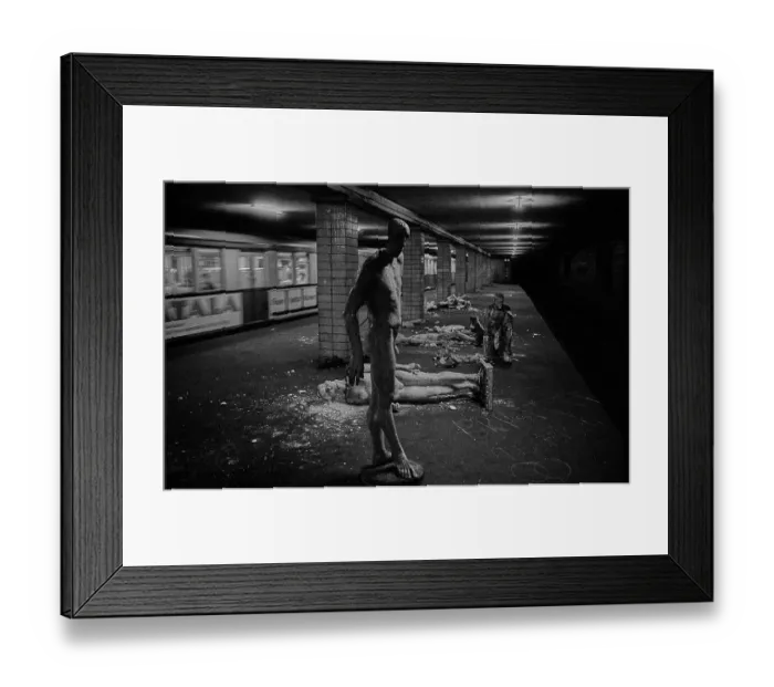 Framed Print : GDR, Berlin, 17 June 1990, Oranienburger Strasse S-Bahn station