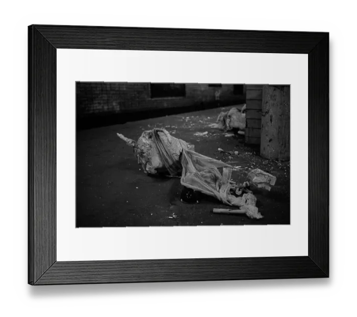 Framed Print : GDR, Berlin, 17 June 1990, Oranienburger Strasse S-Bahn station