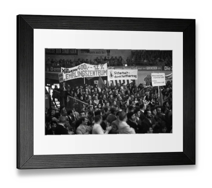 Framed Print : Rally of the Chemical, Paper and Ceramics Workers Union in the collective bargaining dispute on 16