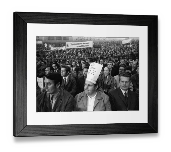Framed Print : Rally of the Chemical, Paper and Ceramics Workers Union in the collective bargaining dispute on 16