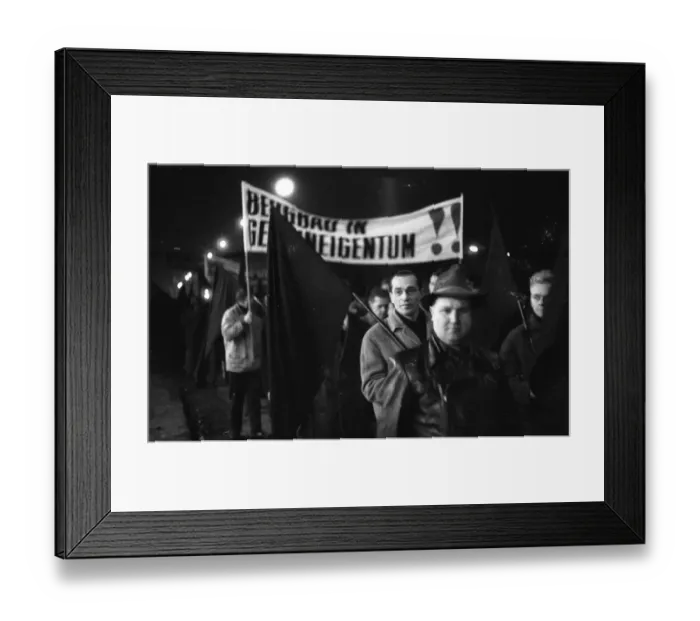 Framed Print : Miners and employees of the Moeller-Rheinbaben colliery in Bottrop Framed Print : Miners and employees of the Moeller-Rheinbaben colliery in Bottrop