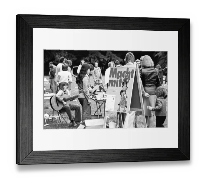 Framed Print : The children's parties of the Young Pioneers (JP) of the children's organisation of the DKP Framed Print : The children's parties of the Young Pioneers (JP) of the children's organisation of the DKP