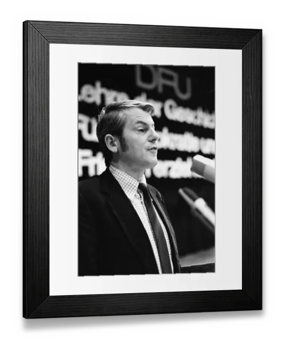 Framed Print : The educational policy conference of the German Peace Union (DFU)