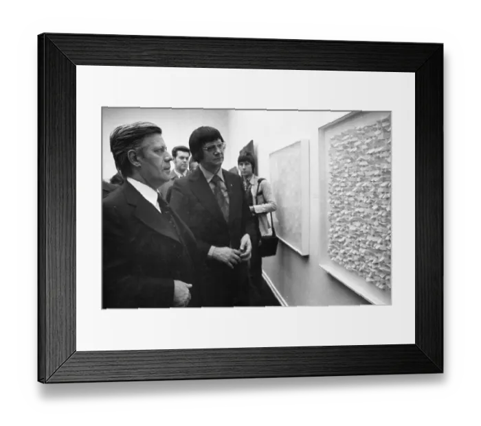 Framed Print : Federal Chancellor Helmut Schmidt opened an art exhibition at the Ostwall Museum in Dortmund on 11 Framed Print : Federal Chancellor Helmut Schmidt opened an art exhibition at the Ostwall Museum in Dortmund on 11